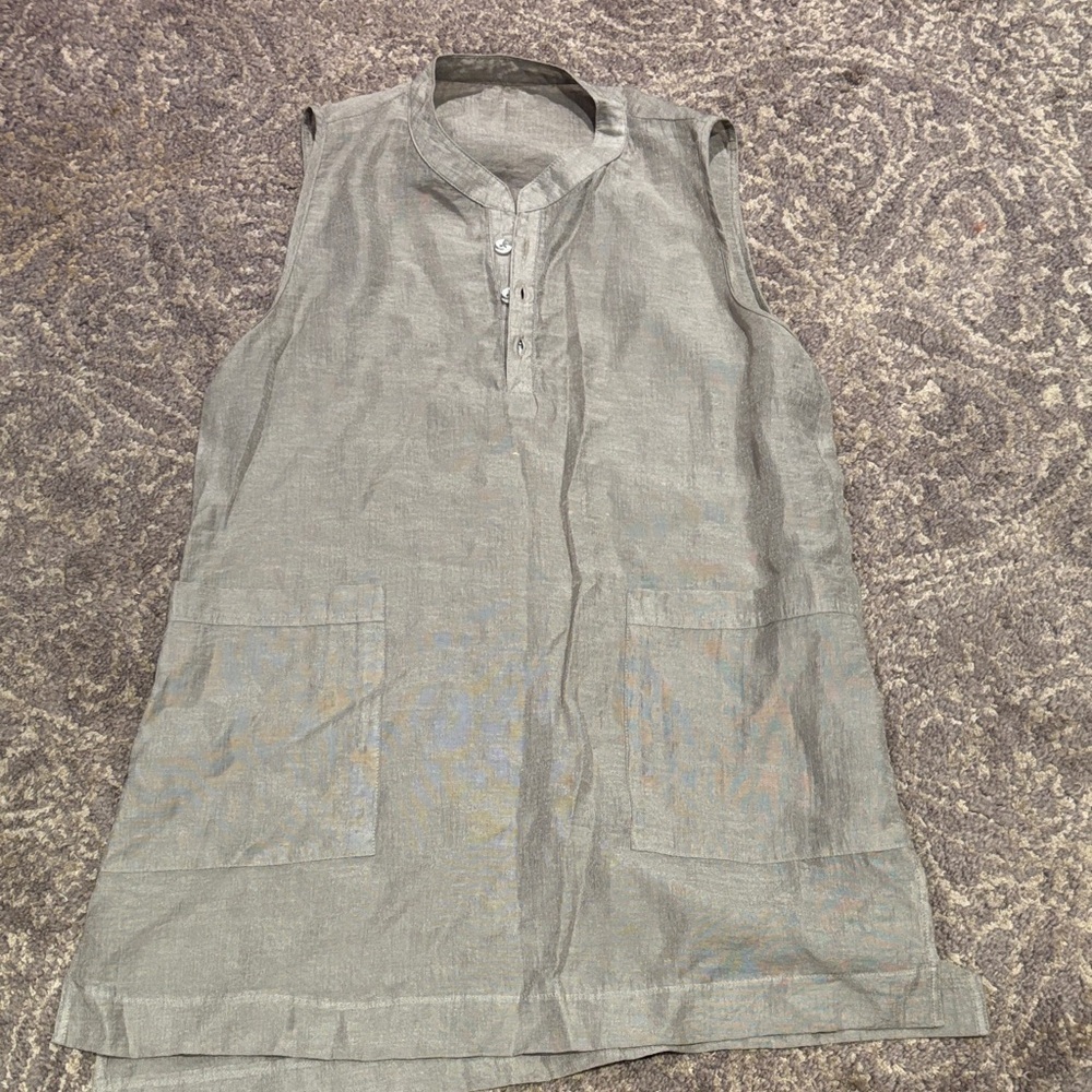 Elegant Gray Sleeveless Tunic Top